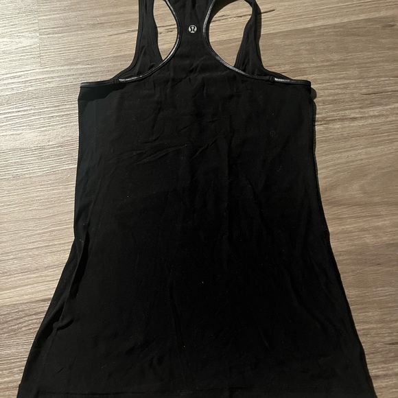 EUC lululemon tank - Picture 3 of 3